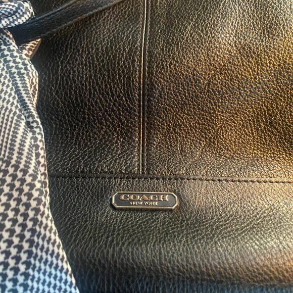 👜 Coach Pebble Leather Ava II Tote – Classic Black Elegance 🖤 - Picture 3 of 5